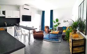 Beautifully Bright Apartment In Old Town Saint-Tropez